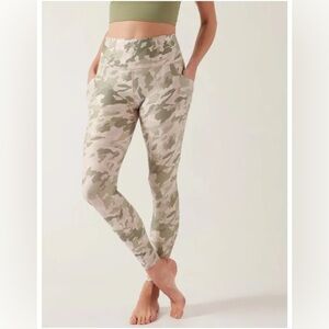 NWOT Athleta Salutation Stash Pocket Printed Tight Leggings Size Medium